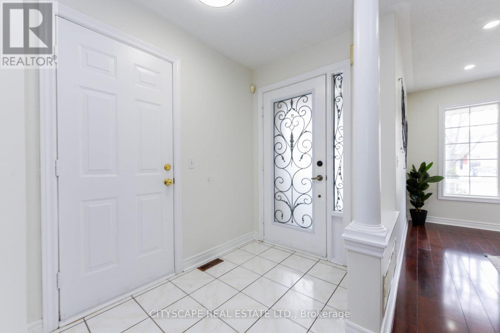 56 Checkerberry Crescent, Brampton, Ontario  L6R 2S6 - Photo 5 - W12515166