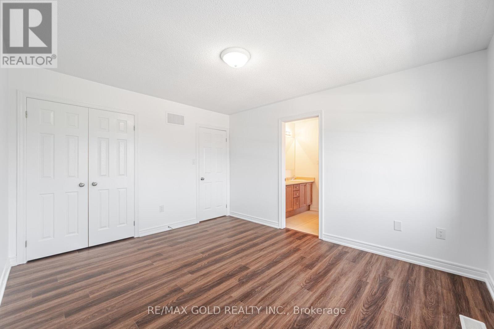 5288 Longford Crescent, Mississauga, Ontario  L5M 0J3 - Photo 2 - W12515170