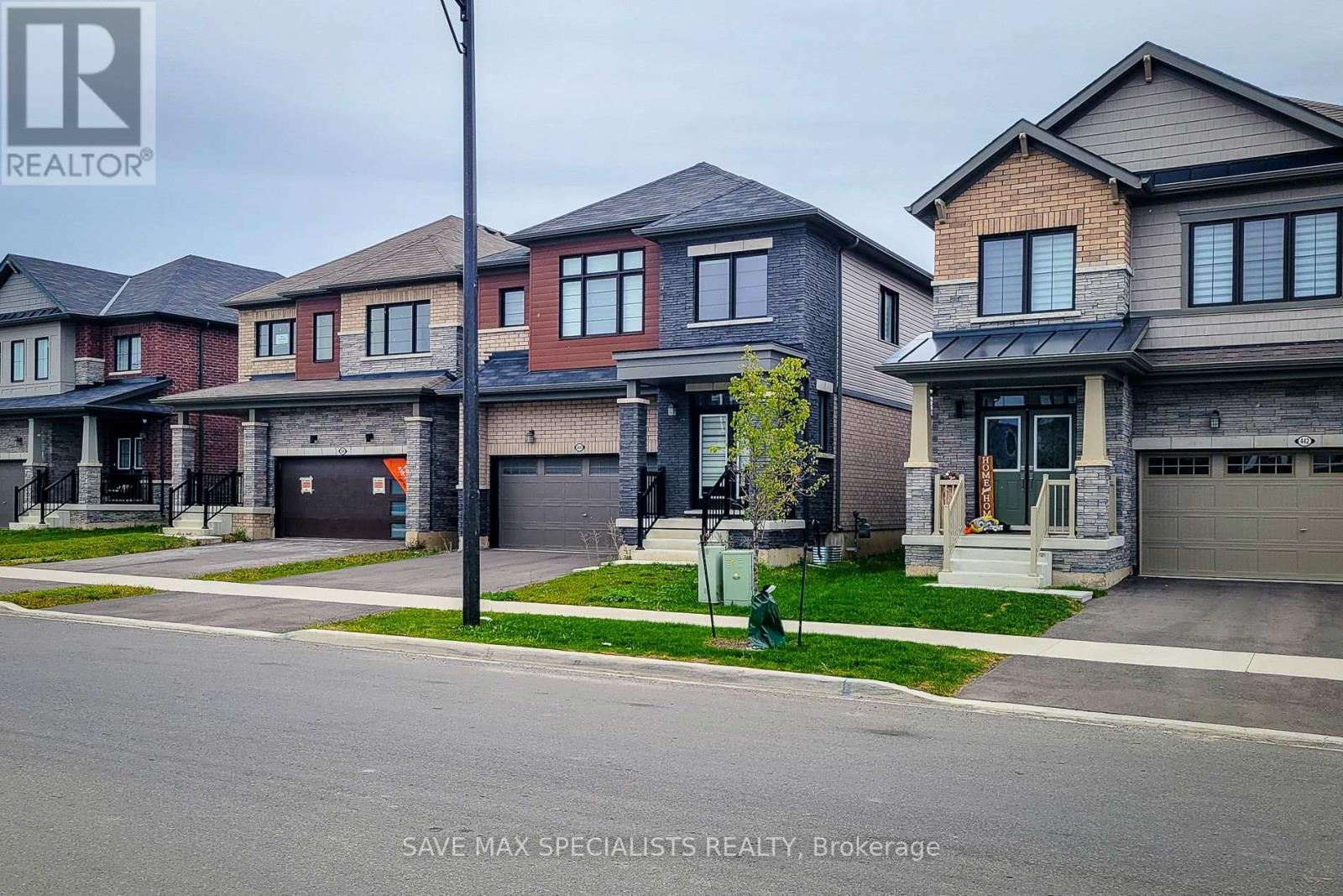 440 Barker Parkway, Thorold, Ontario  L2V 0K7 - Photo 2 - X12515126