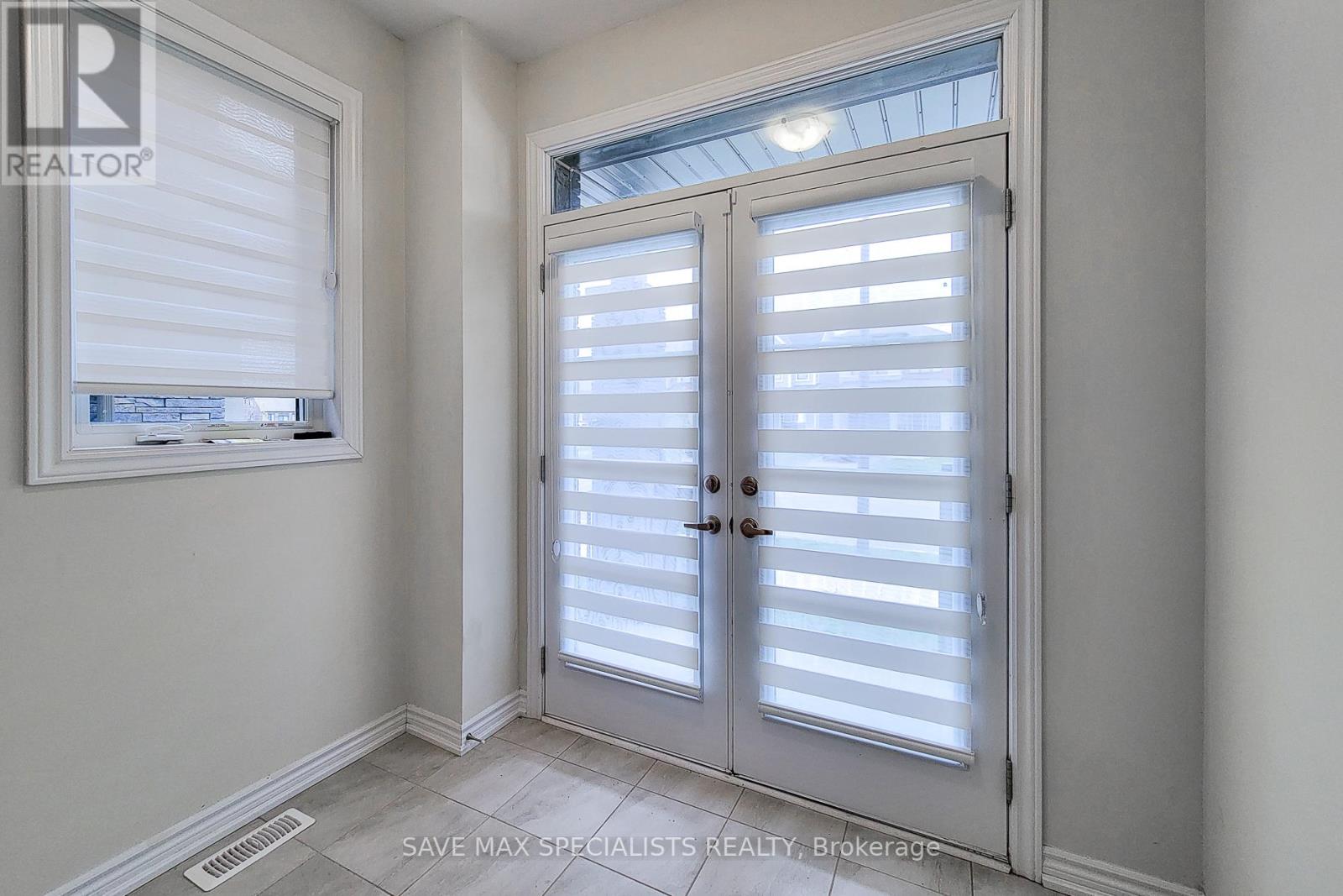 440 Barker Parkway, Thorold, Ontario  L2V 0K7 - Photo 3 - X12515126