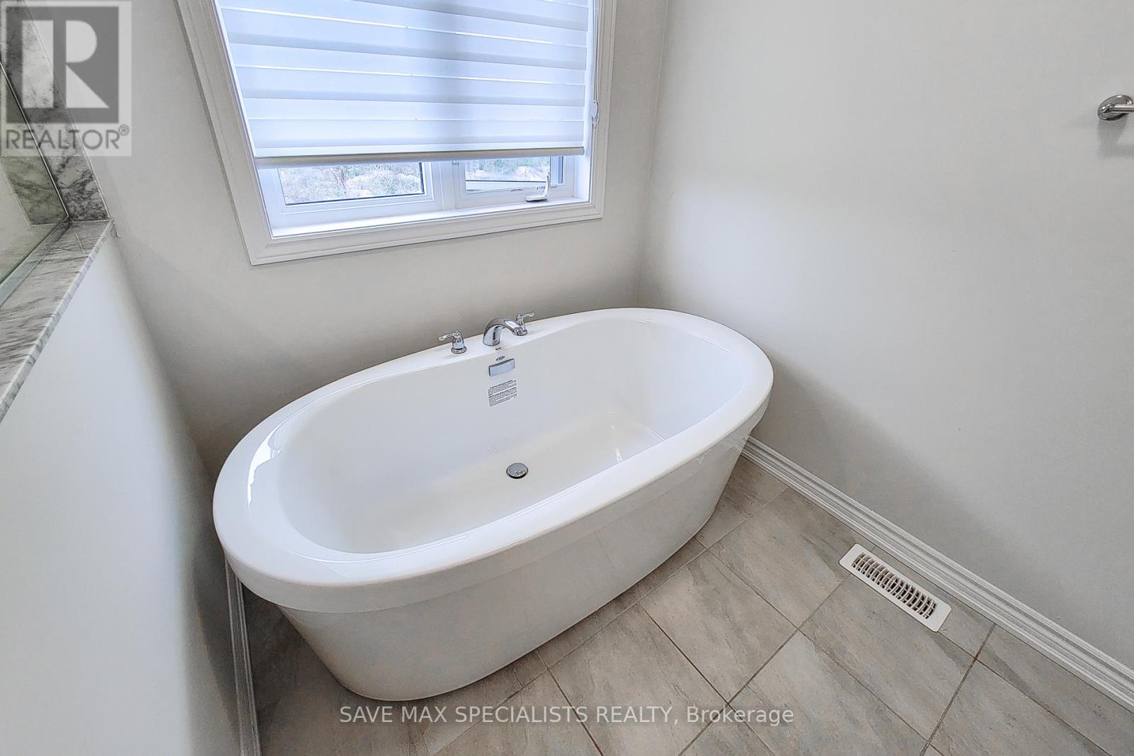 440 Barker Parkway, Thorold, Ontario  L2V 0K7 - Photo 31 - X12515126