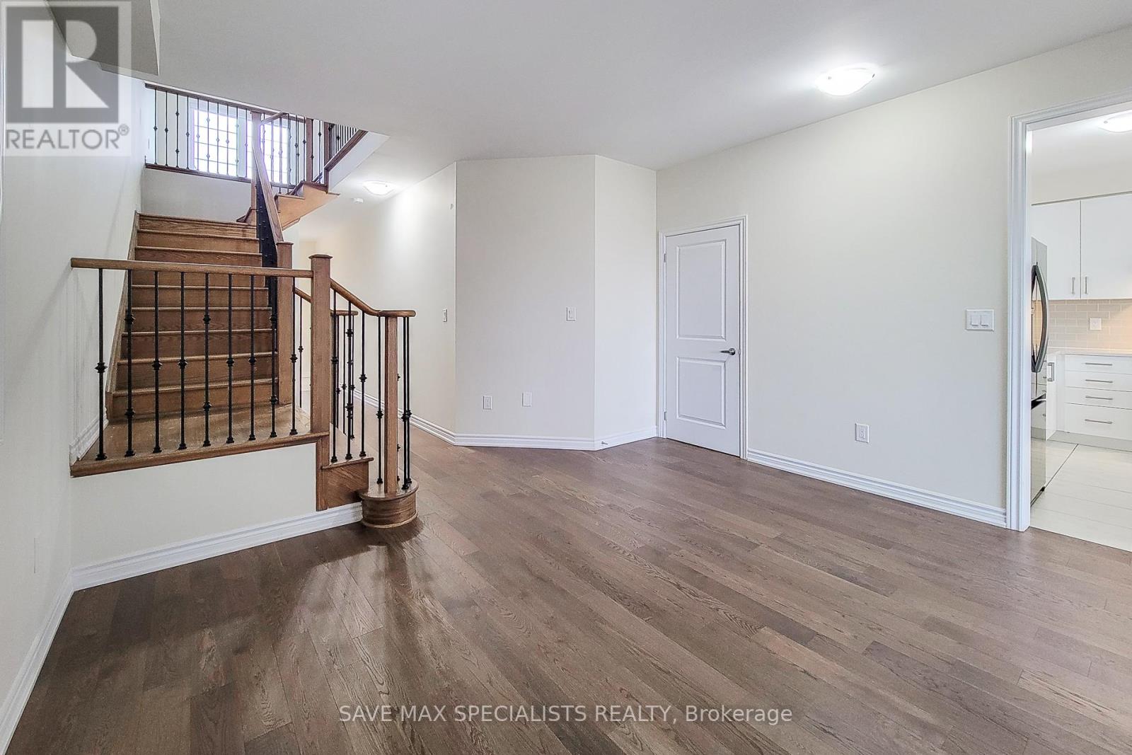 440 Barker Parkway, Thorold, Ontario  L2V 0K7 - Photo 4 - X12515126