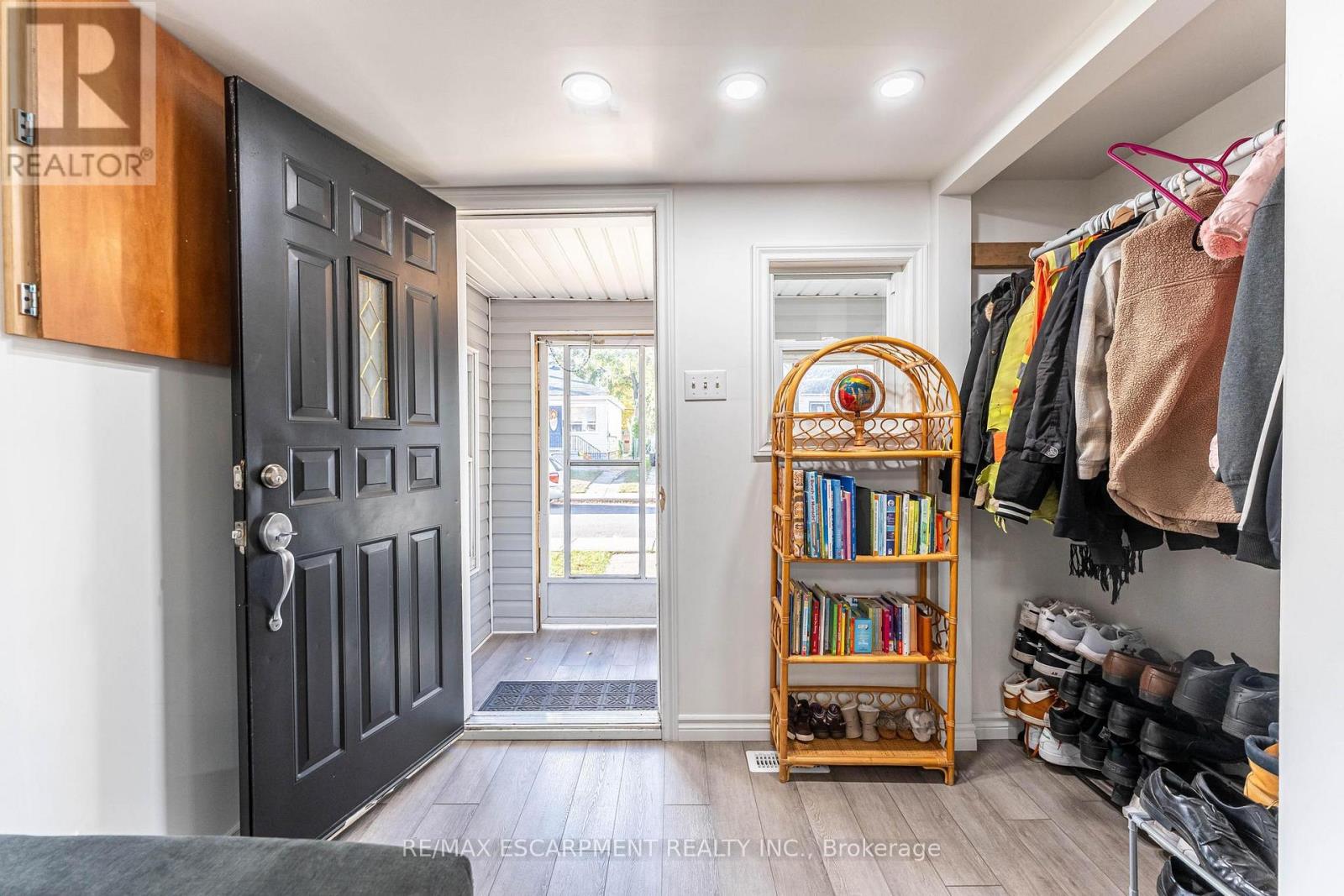 284 Paling Avenue, Hamilton, Ontario  L8H 5J9 - Photo 5 - X12515146