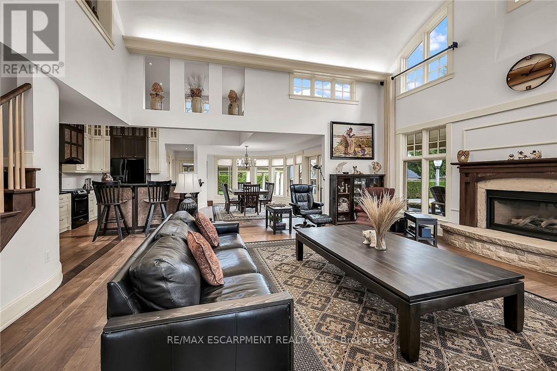 285 Hamilton Drive, Hamilton, Ontario  L9G 2A9 - Photo 10 - X12515162