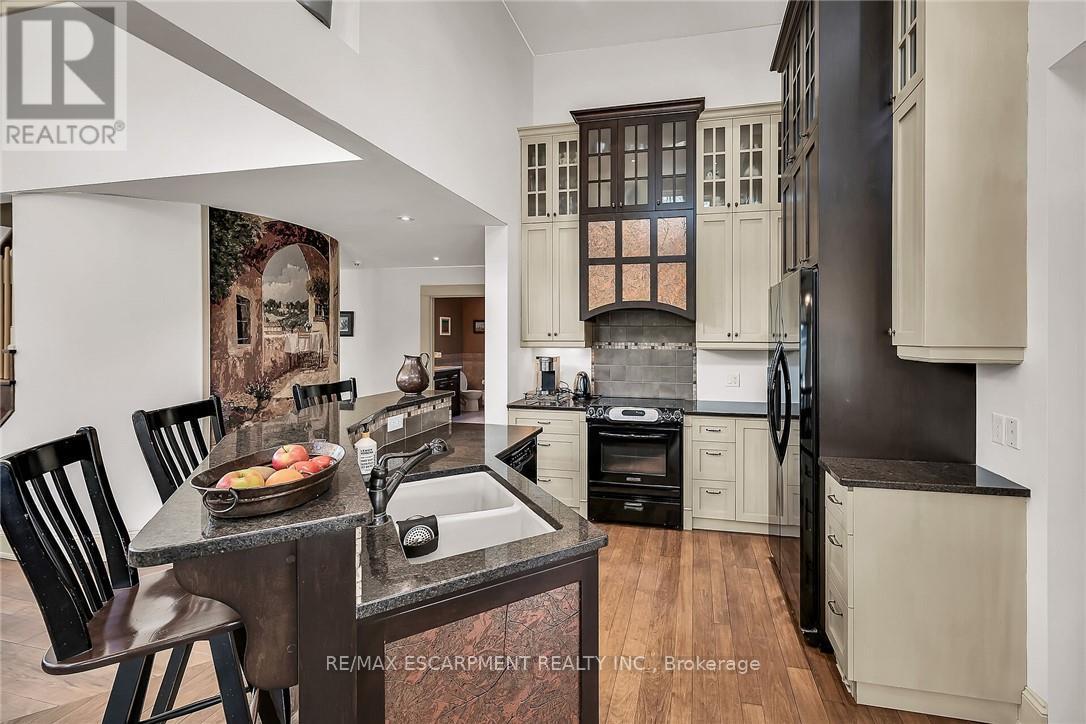 285 Hamilton Drive, Hamilton, Ontario  L9G 2A9 - Photo 15 - X12515162