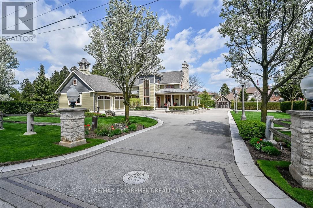 285 Hamilton Drive, Hamilton, Ontario  L9G 2A9 - Photo 3 - X12515162