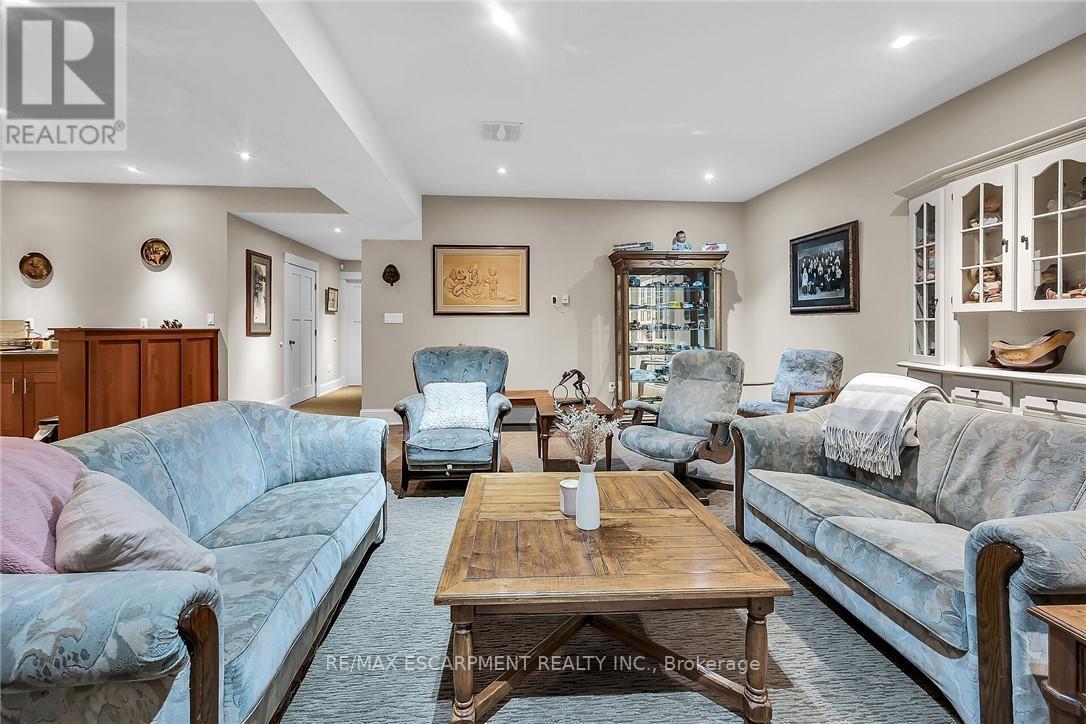 285 Hamilton Drive, Hamilton, Ontario  L9G 2A9 - Photo 34 - X12515162