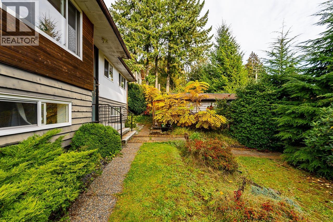 4377 Mountain Highway, North Vancouver, British Columbia V7K 2K3 - Photo 3 - R3065305