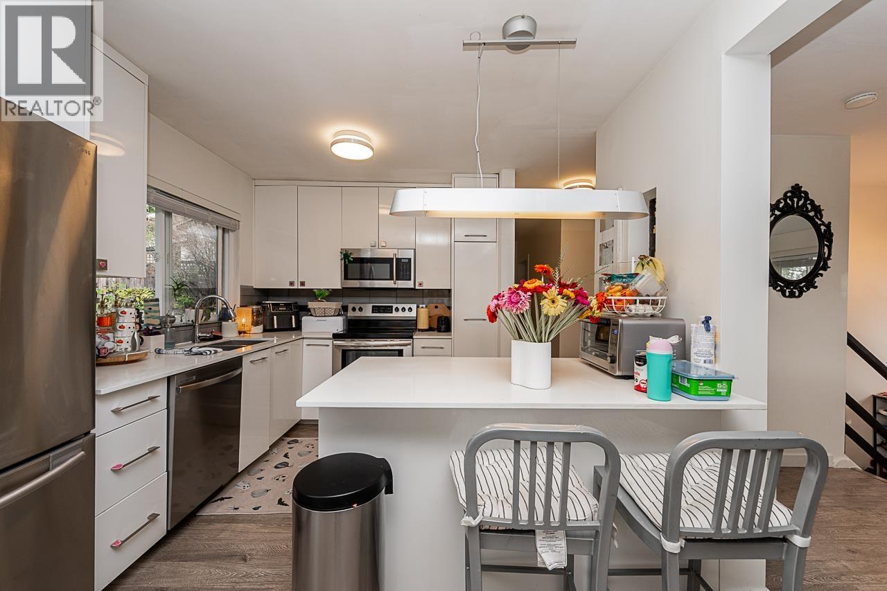 4377 Mountain Highway, North Vancouver, British Columbia V7K 2K3 - Photo 8 - R3065305