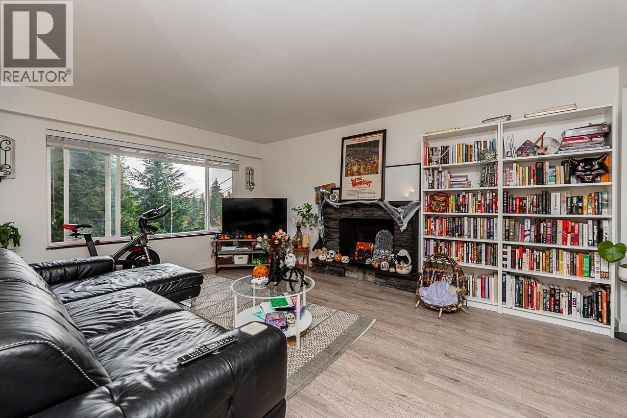 4377 Mountain Highway, North Vancouver, British Columbia V7K 2K3 - Photo 4 - R3065305