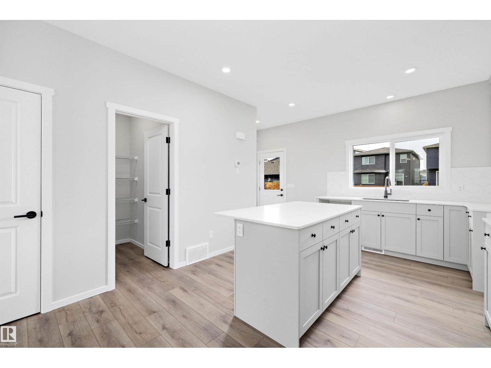 5723 Hawthorn Common Sw, Edmonton, Alberta  T6X 2L5 - Photo 13 - E4464856