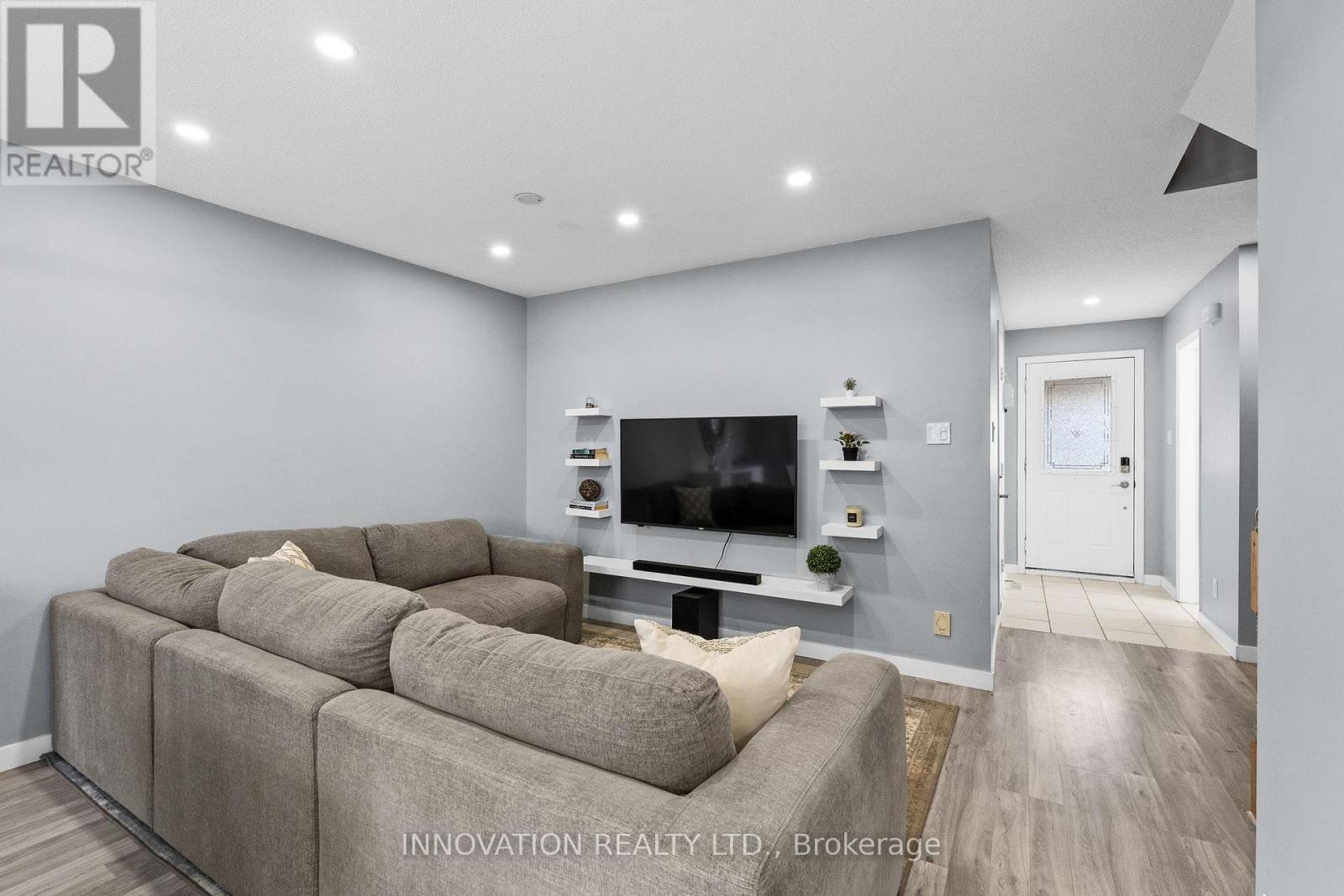 20 Banchory Crescent, Ottawa, Ontario  K2K 2V4 - Photo 7 - X12515220