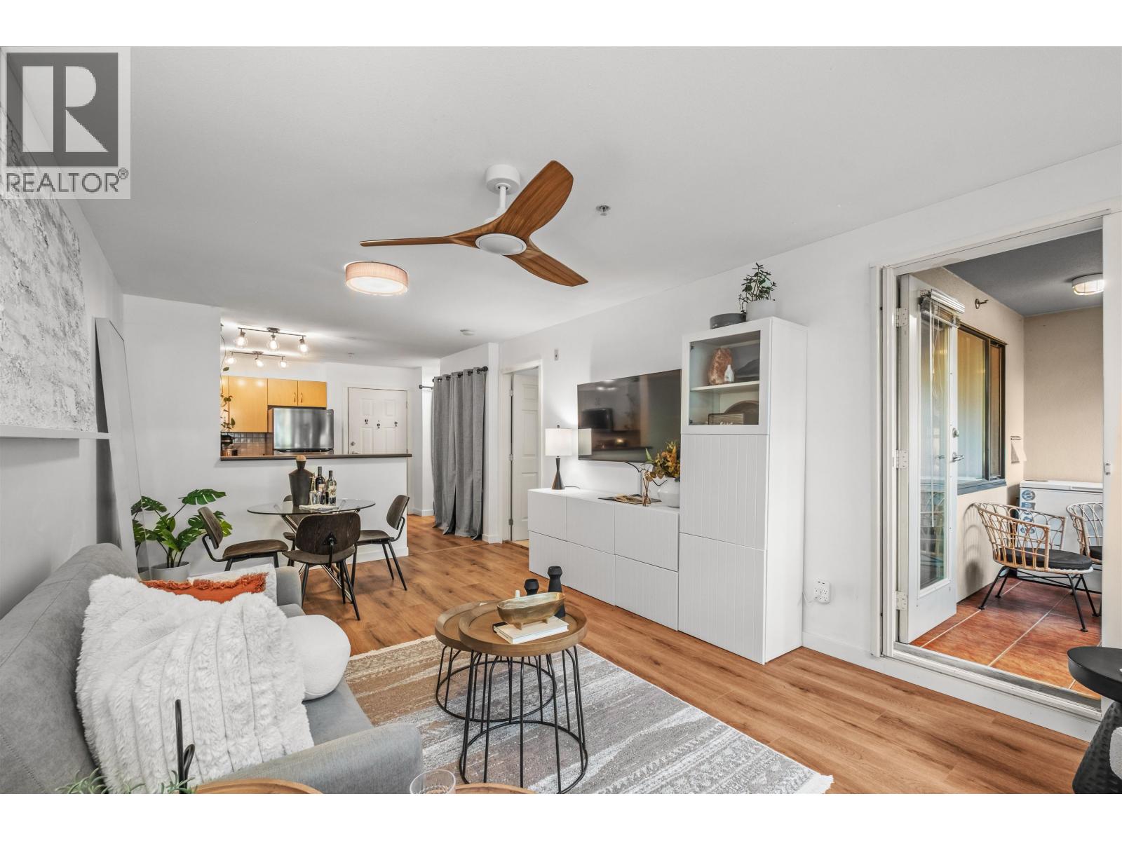 305 305 Lonsdale Avenue, North Vancouver, British Columbia  V7M 3G3 - Photo 8 - R3065325