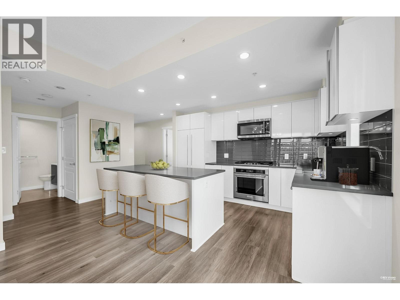 2404 3096 Windsor Gate, Coquitlam, British Columbia  V3B 0P4 - Photo 6 - R3065342