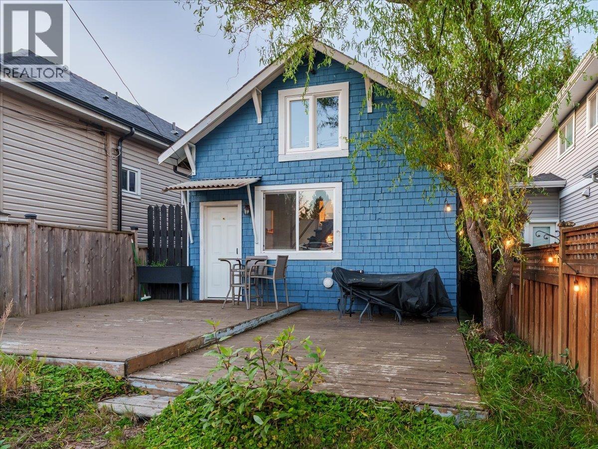 1016 Tenth Avenue, New Westminster, British Columbia V3M 3H6 - Photo 3 - R3065344