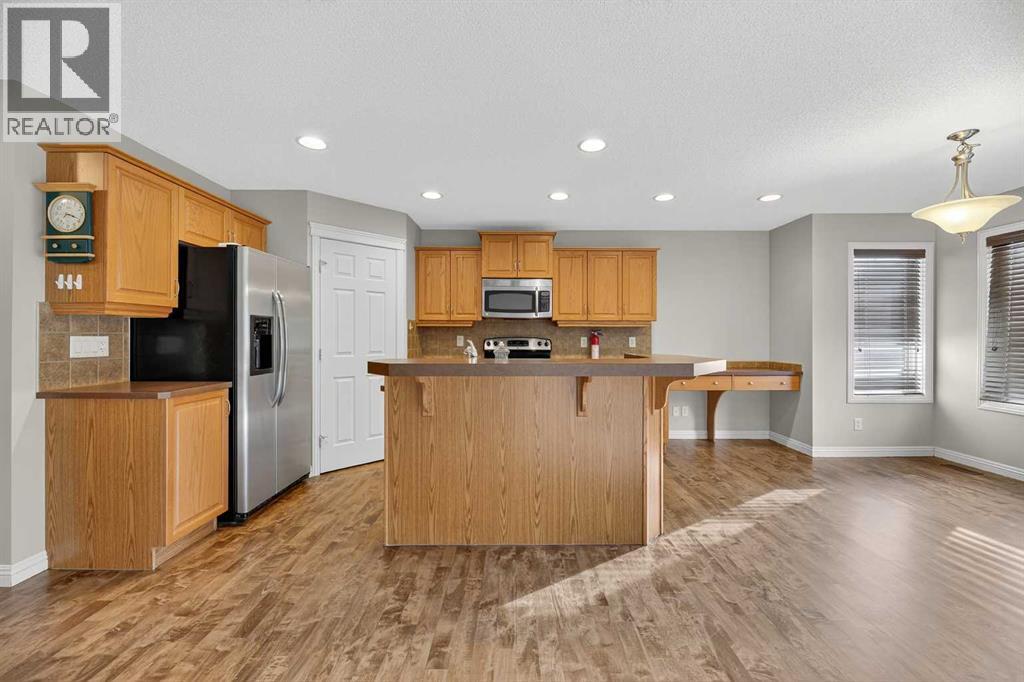 332 Sagewood Landing Sw, Airdrie, Alberta  T4B 3N6 - Photo 3 - A2262141