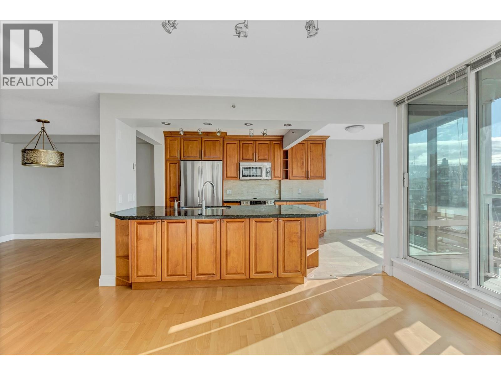 805 1500 Hornby Street, Vancouver, British Columbia  V6Z 2R1 - Photo 8 - R3065339