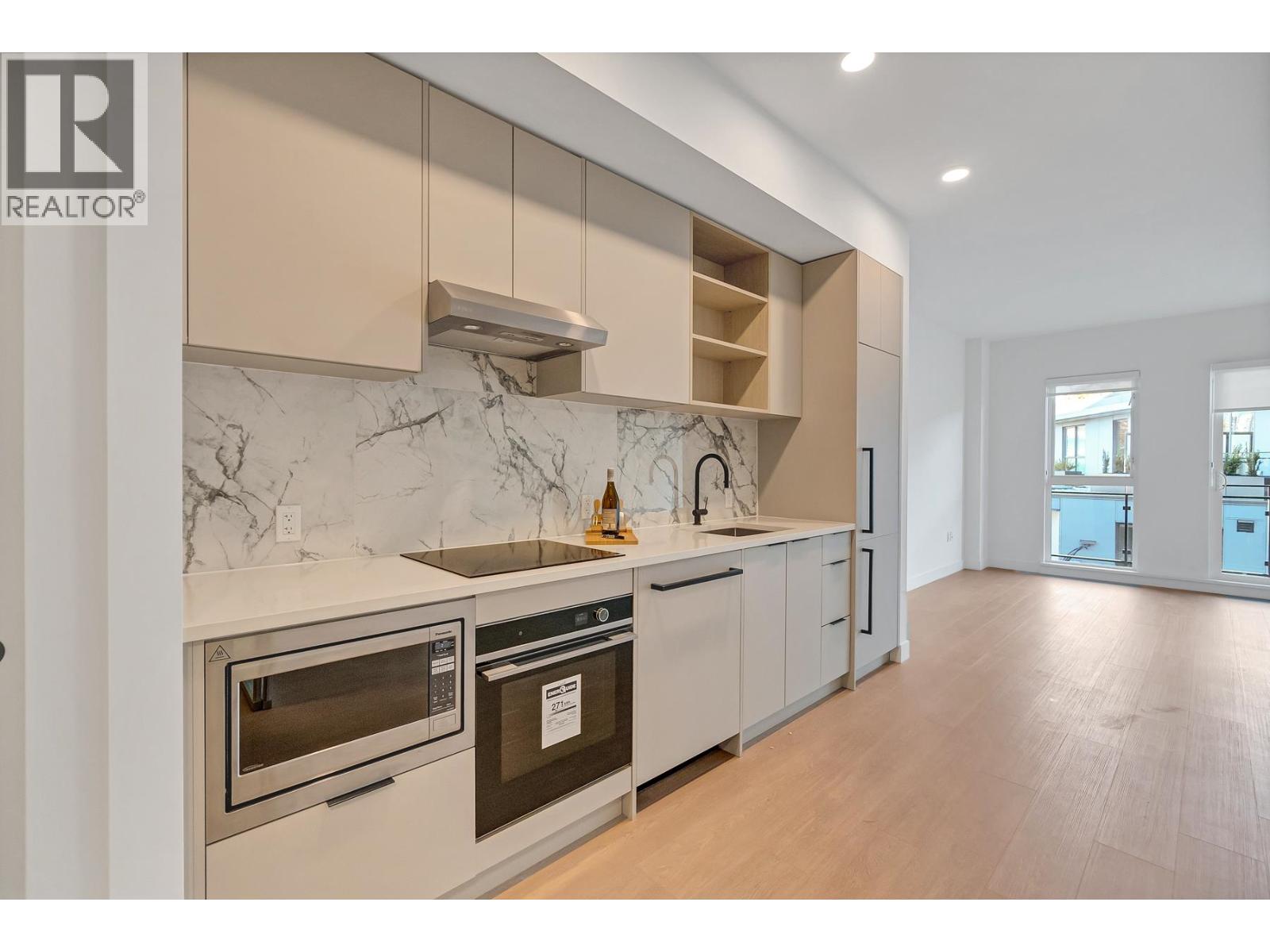 466 422 E 3rd Street, North Vancouver, British Columbia  V7L 0K1 - Photo 2 - R3065347