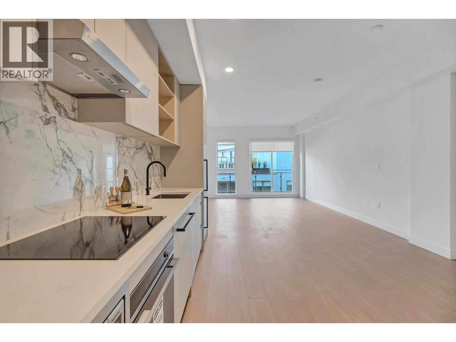 466 422 E 3rd Street, North Vancouver, British Columbia  V7L 0K1 - Photo 3 - R3065347