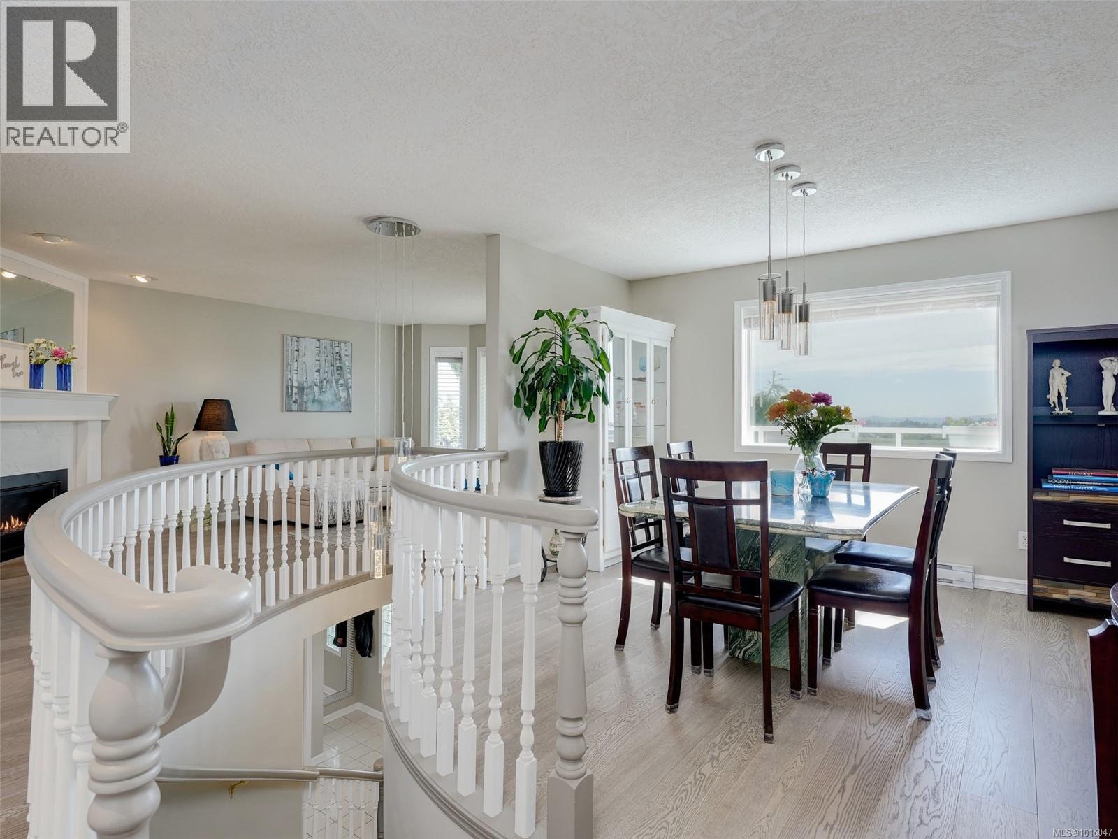 6428 Bella Vista Dr, Central Saanich, British Columbia V8Z 7G6 - Photo 3 - 1016047