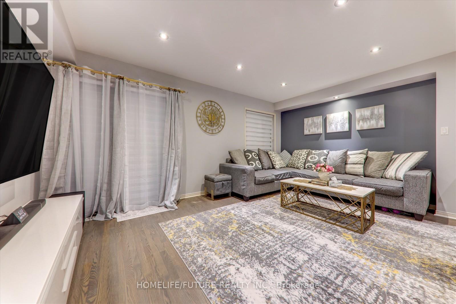 Main & 2nd - 70 Tozer Crescent, Ajax, Ontario  L1T 5A1 - Photo 18 - E12515208