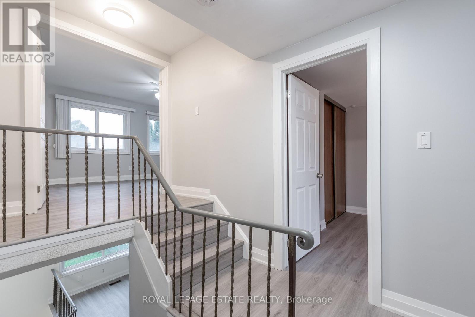 (Upper)1040 Victoria Park Avenue, Toronto, Ontario  M4B 2K1 - Photo 11 - E12515212