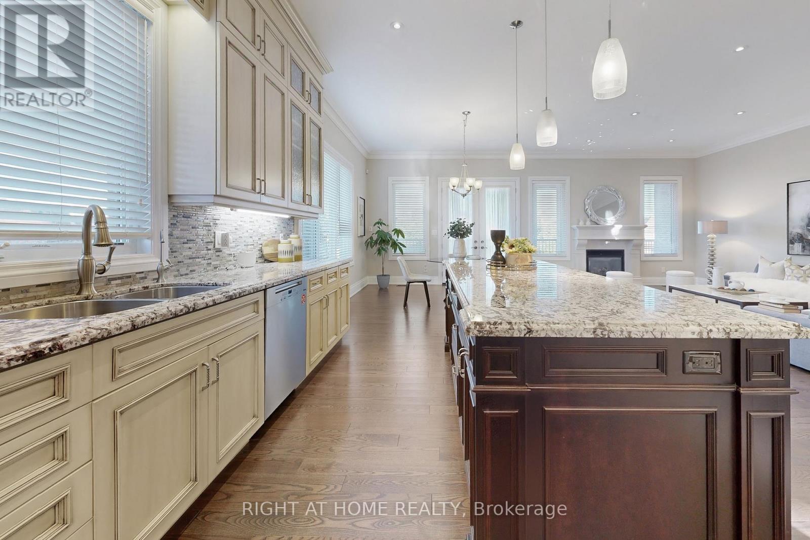 53 Rockwell Road, Richmond Hill, Ontario  L4B 1A9 - Photo 19 - N12515192