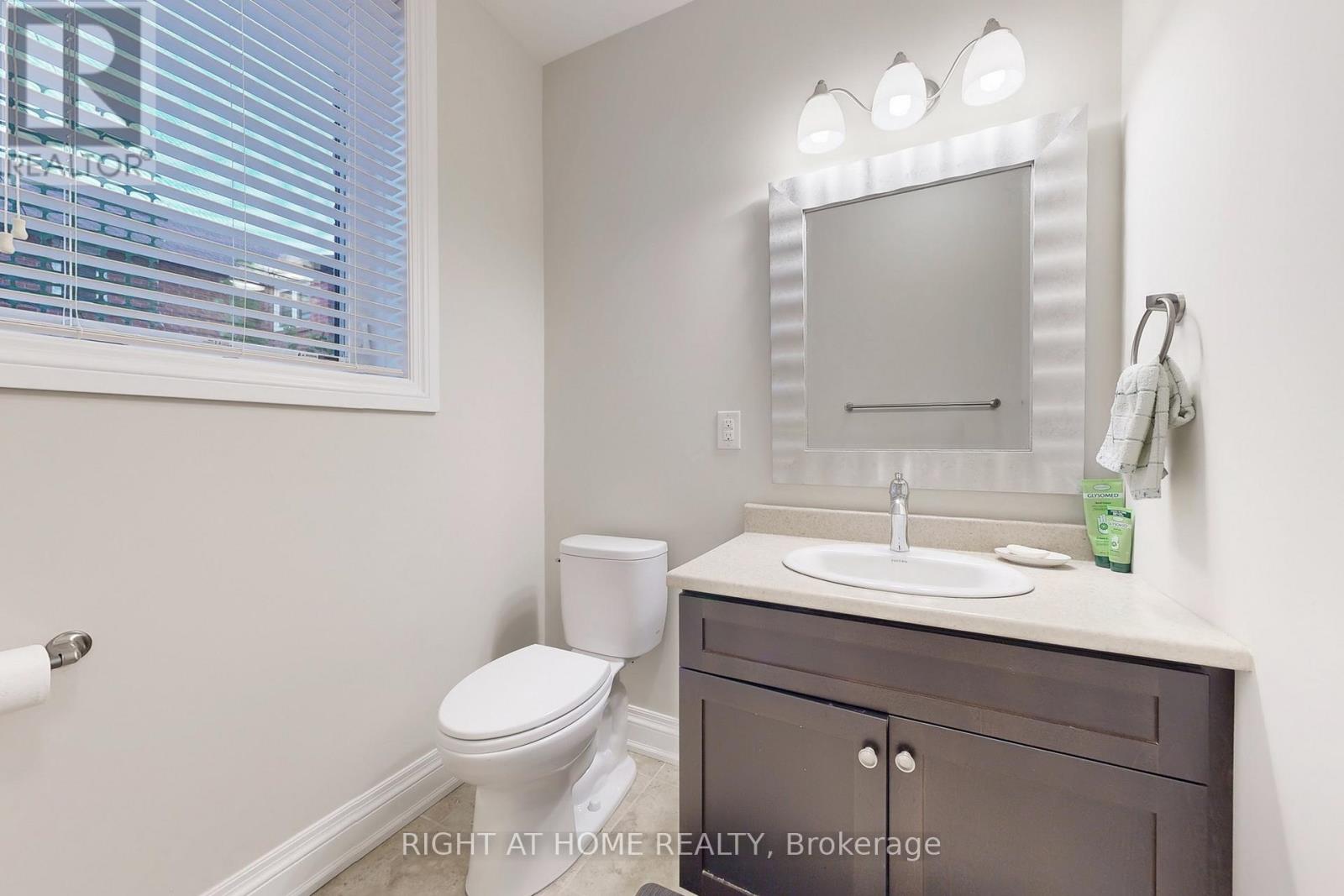 53 Rockwell Road, Richmond Hill, Ontario  L4B 1A9 - Photo 37 - N12515192