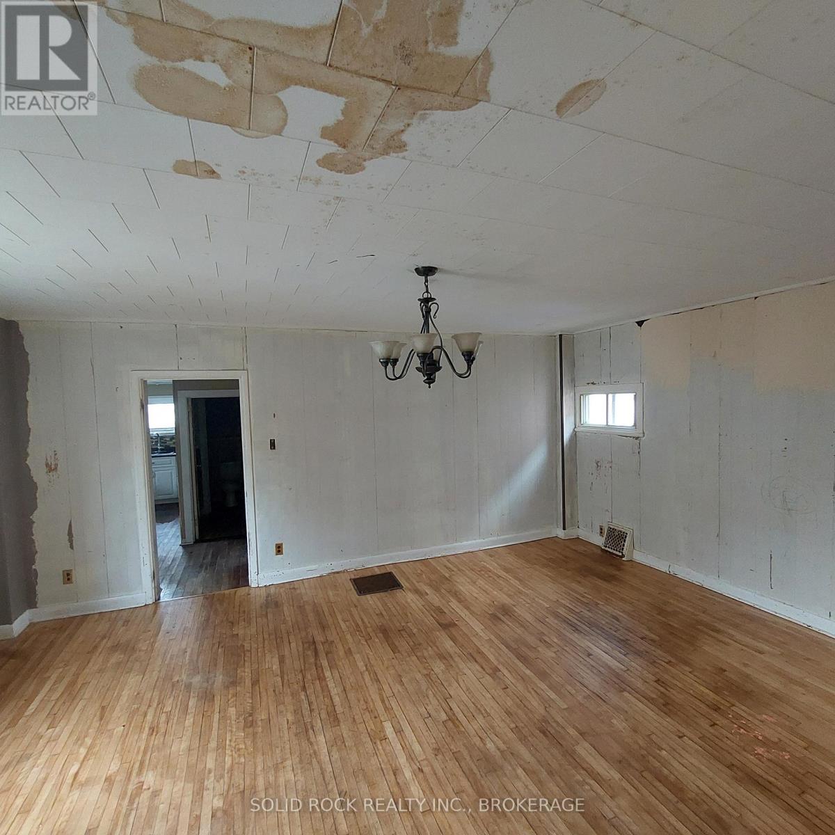 8 Montague Street, Smiths Falls, Ontario  K7A 2M1 - Photo 11 - X12515244