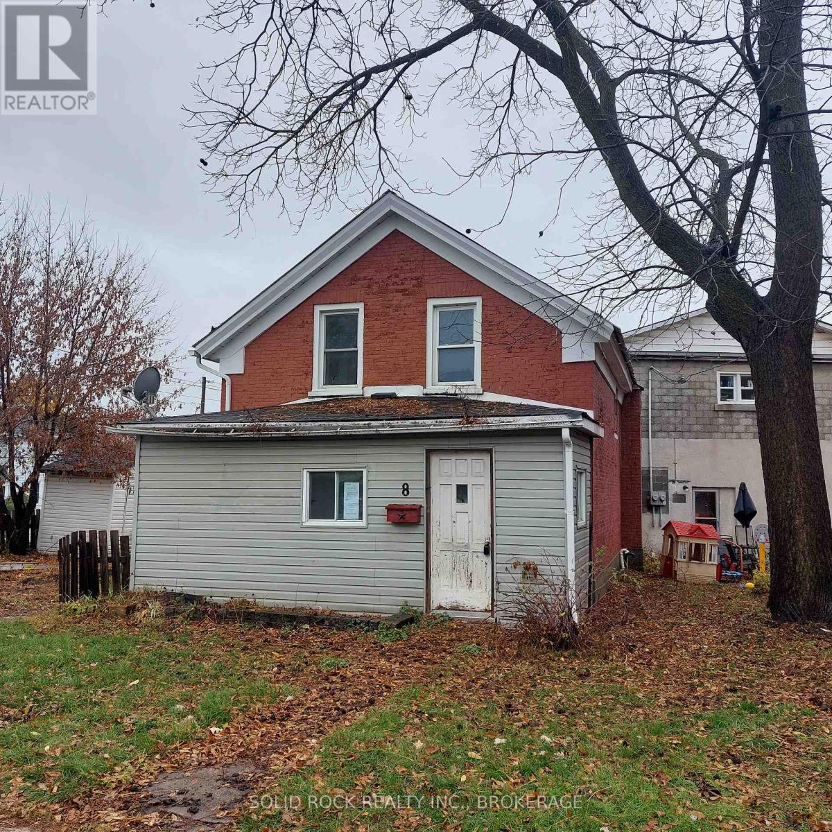8 Montague Street, Smiths Falls, Ontario  K7A 2M1 - Photo 2 - X12515244