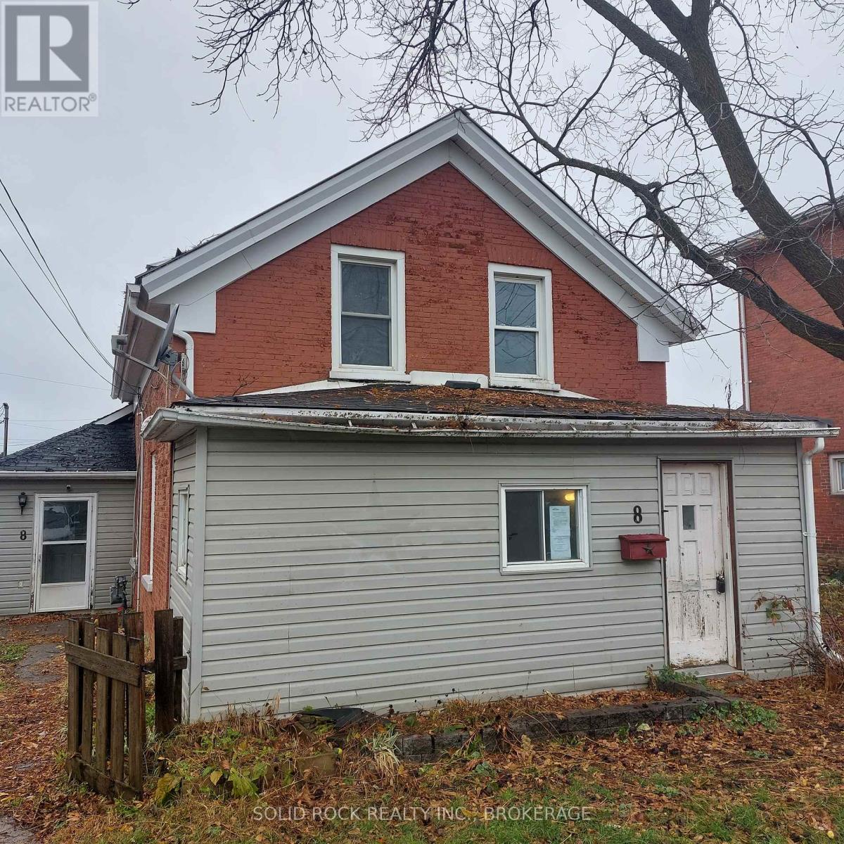 8 Montague Street, Smiths Falls, Ontario  K7A 2M1 - Photo 3 - X12515244