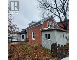 8 MONTAGUE STREET, Smiths Falls, Ontario