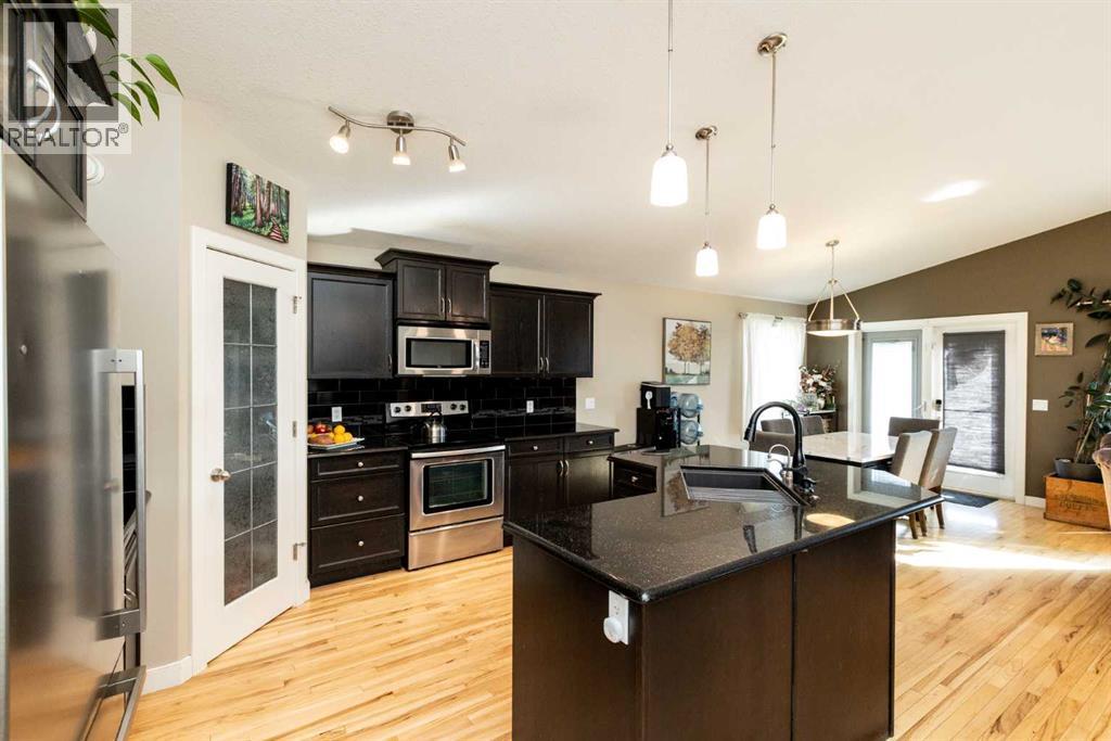 5224 48 Streetclose, Innisfail, Alberta  T4G 0B9 - Photo 8 - A2258139