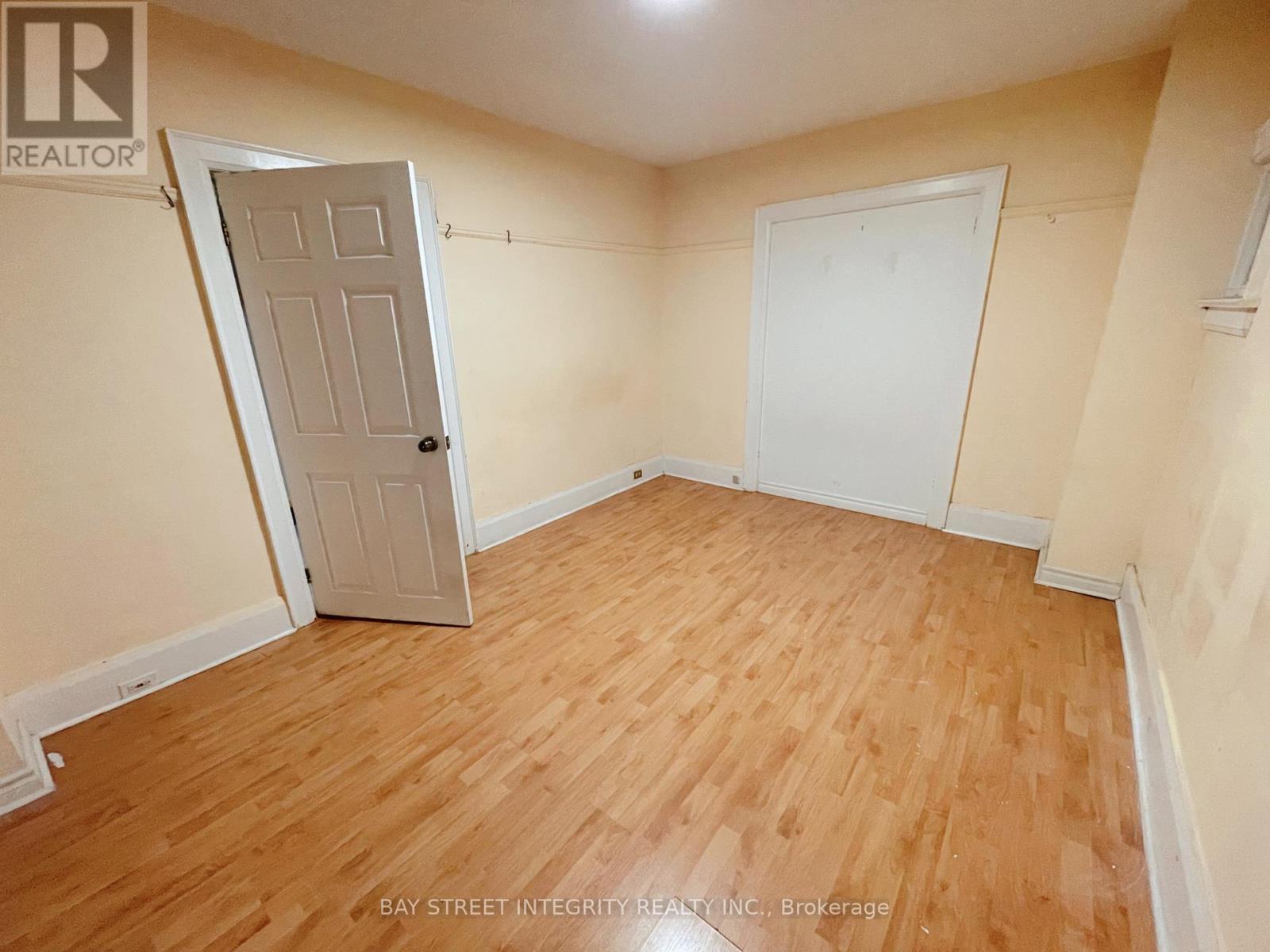 34 Chamberlain Avenue, Toronto, Ontario  M6E 4J8 - Photo 8 - W12515198