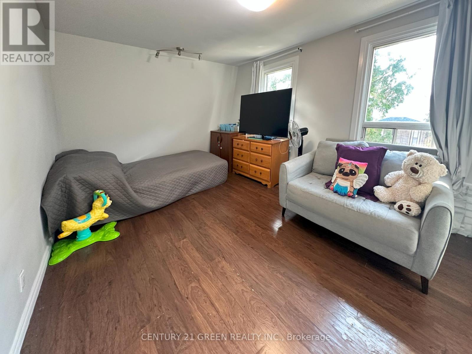 61 Francis Street, Hamilton, Ontario  L8L 3V2 - Photo 10 - X12196512