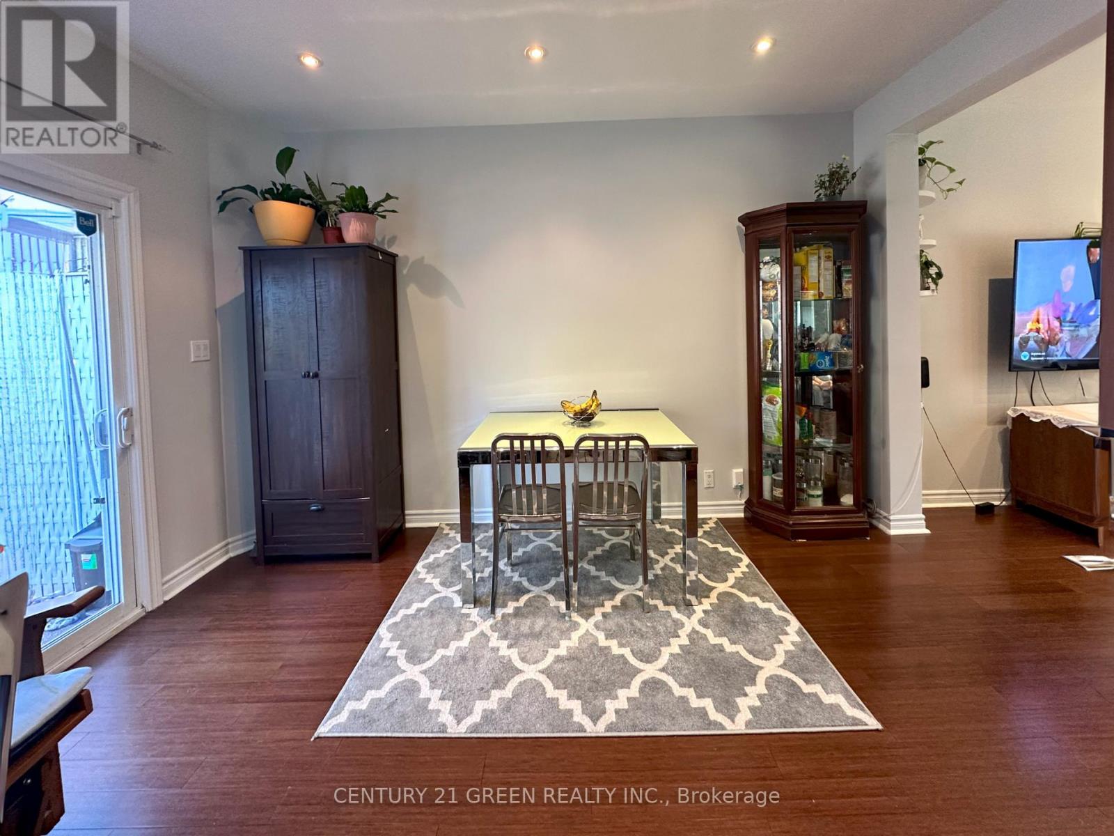 61 Francis Street, Hamilton, Ontario  L8L 3V2 - Photo 6 - X12196512