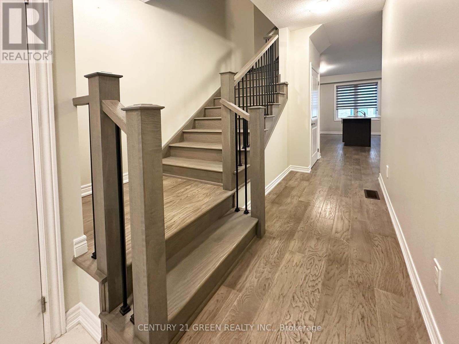 11 Mia Drive, Hamilton, Ontario  L9B 1K2 - Photo 4 - X12196571