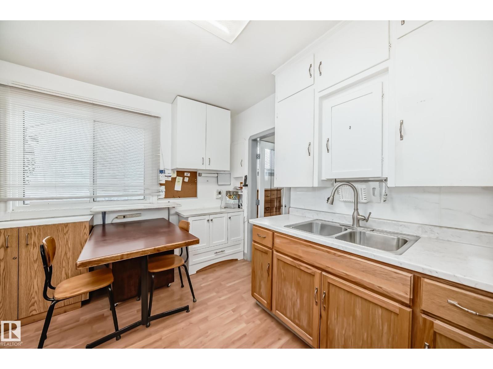 10931 98 St Nw, Edmonton, Alberta  T5H 2P7 - Photo 11 - E4464858