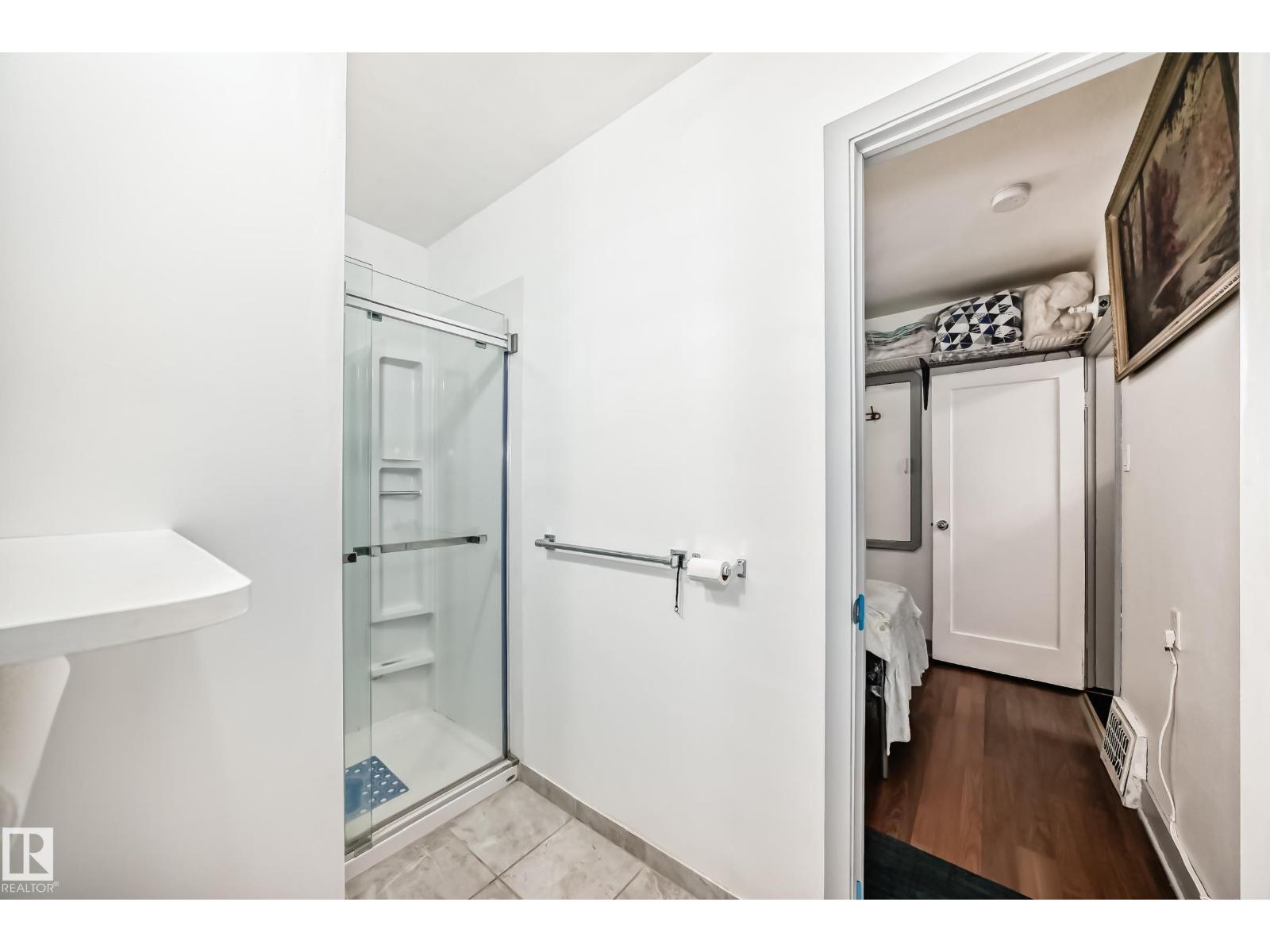 10931 98 St Nw, Edmonton, Alberta  T5H 2P7 - Photo 21 - E4464858