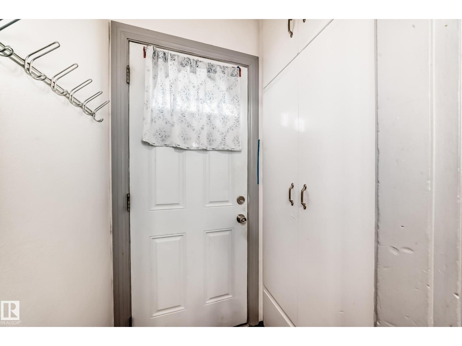 10931 98 St Nw, Edmonton, Alberta  T5H 2P7 - Photo 4 - E4464858