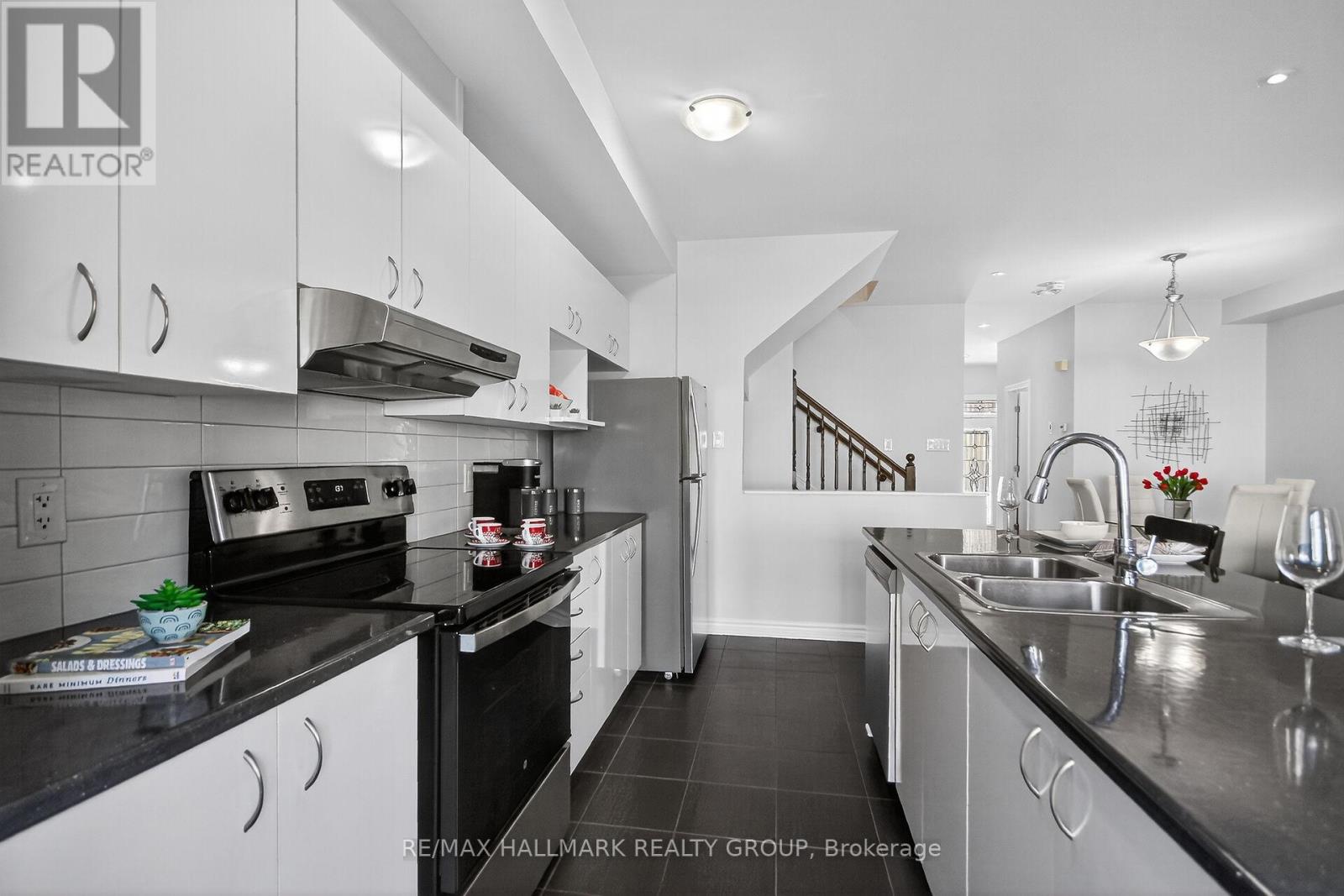 878 Kilbirnie Drive, Ottawa, Ontario  K2J 6G5 - Photo 12 - X12515236