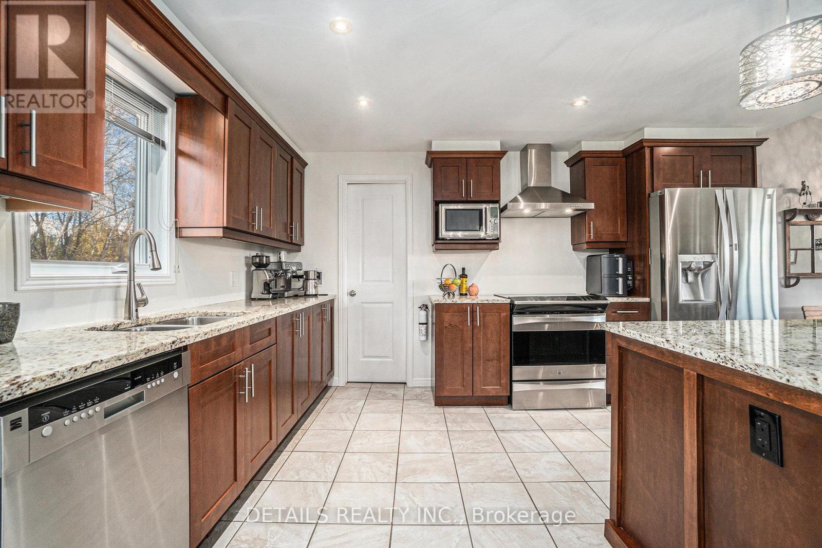 2043 Paul Drive, Clarence-Rockland, Ontario  K0A 1E0 - Photo 15 - X12515248