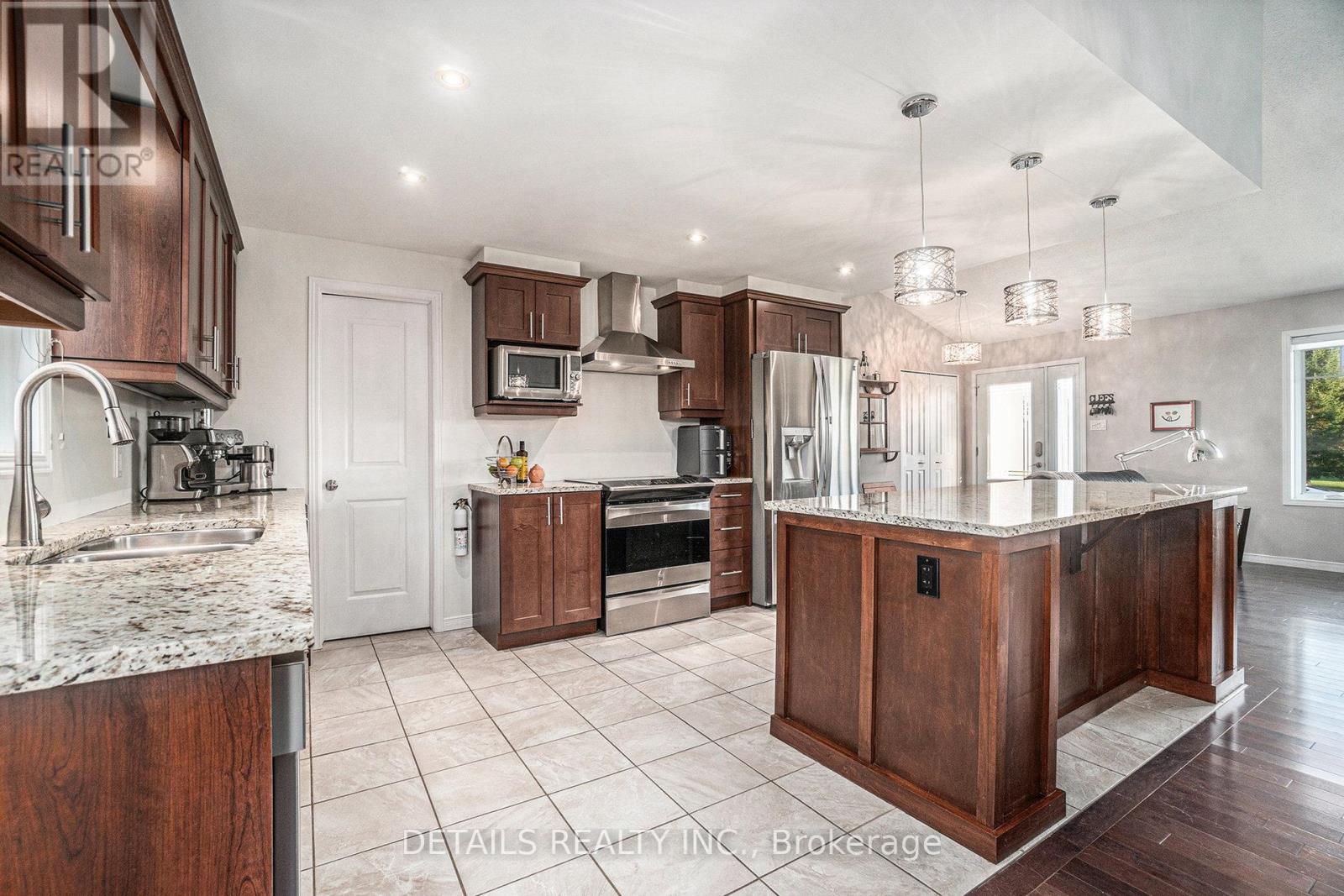 2043 Paul Drive, Clarence-Rockland, Ontario  K0A 1E0 - Photo 16 - X12515248