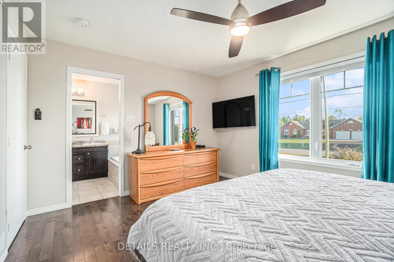 2043 Paul Drive, Clarence-Rockland, Ontario  K0A 1E0 - Photo 21 - X12515248