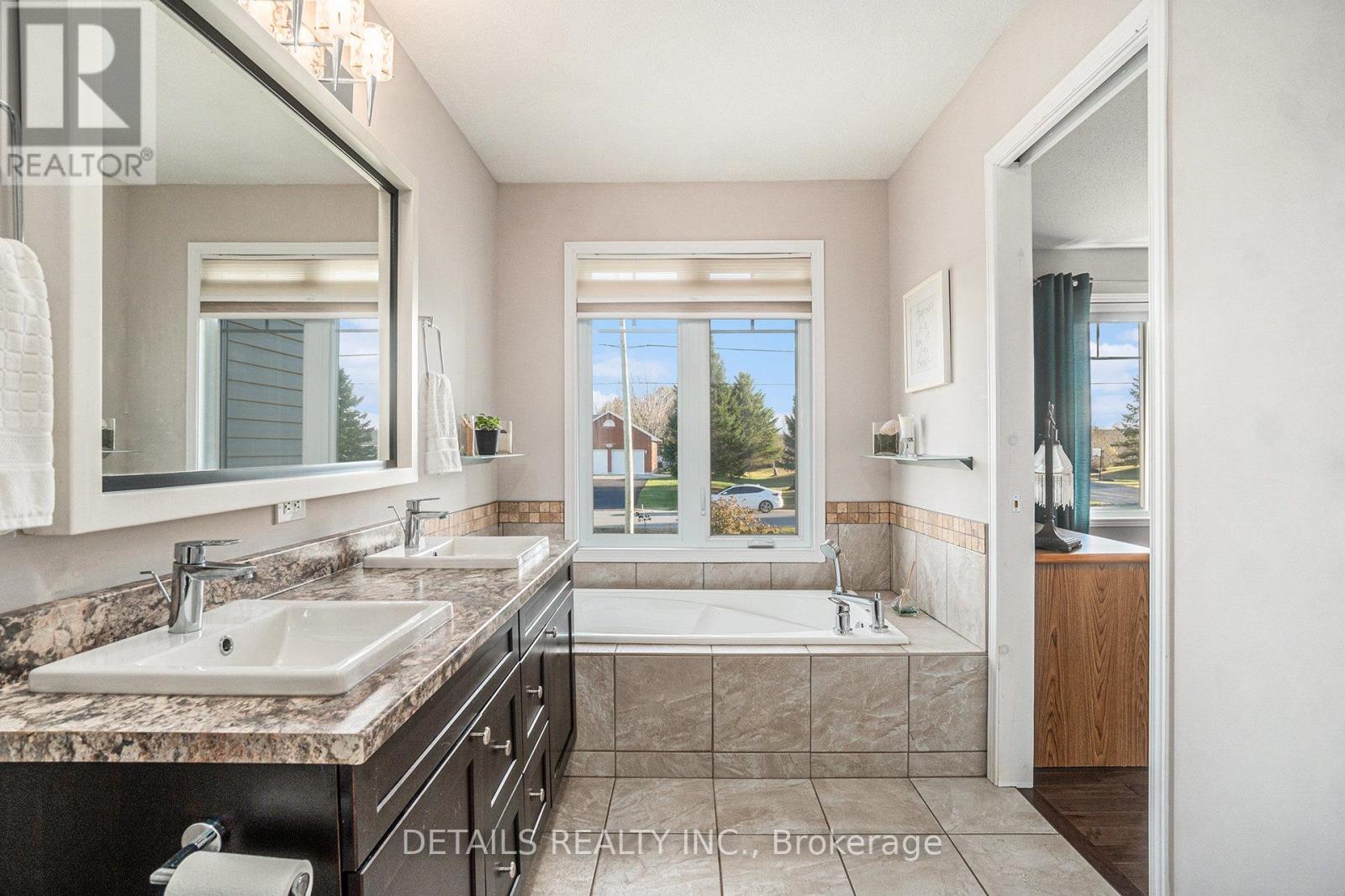 2043 Paul Drive, Clarence-Rockland, Ontario  K0A 1E0 - Photo 23 - X12515248