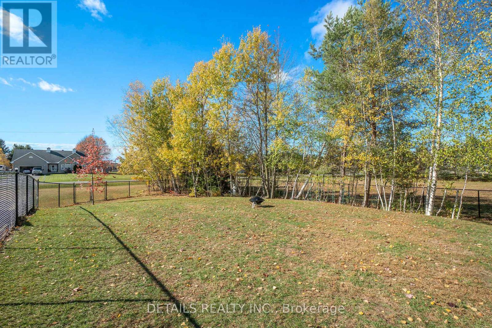 2043 Paul Drive, Clarence-Rockland, Ontario  K0A 1E0 - Photo 32 - X12515248