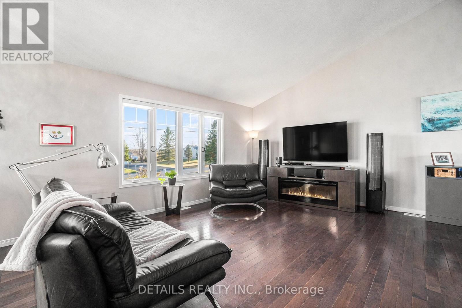 2043 Paul Drive, Clarence-Rockland, Ontario  K0A 1E0 - Photo 8 - X12515248