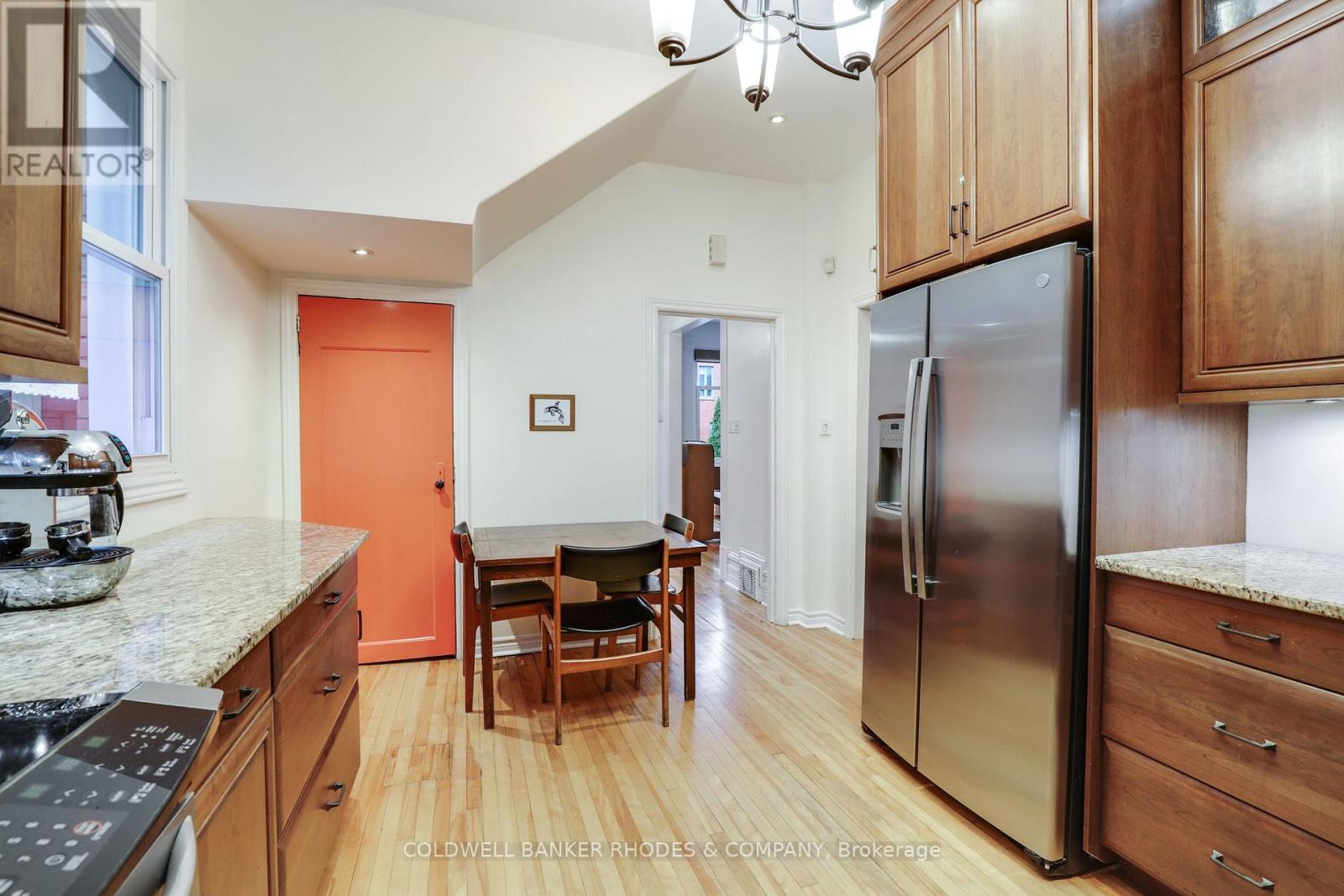 144 Mcleod Street, Ottawa, Ontario  K2P 0Z7 - Photo 12 - X12515290