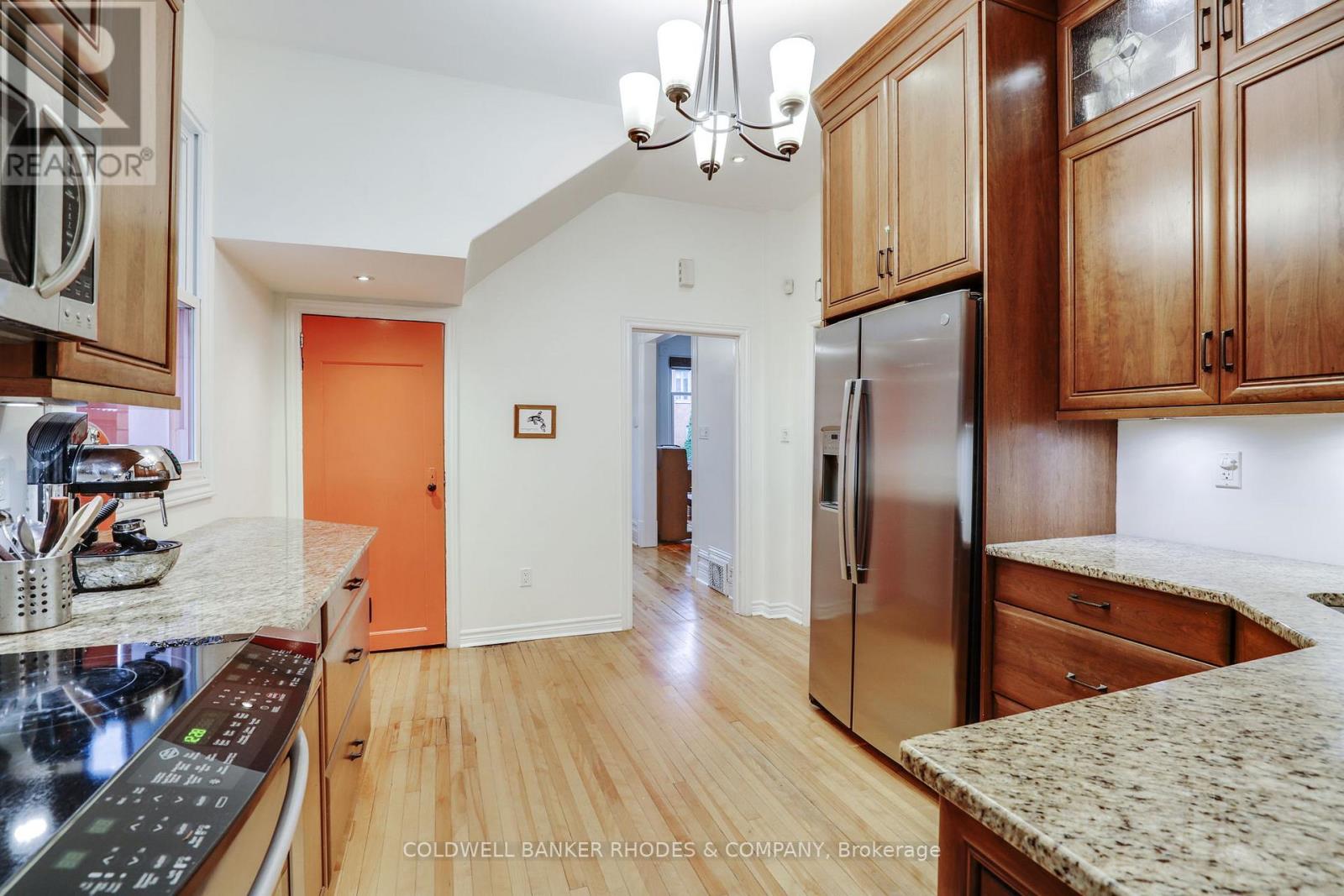 144 Mcleod Street, Ottawa, Ontario  K2P 0Z7 - Photo 13 - X12515290