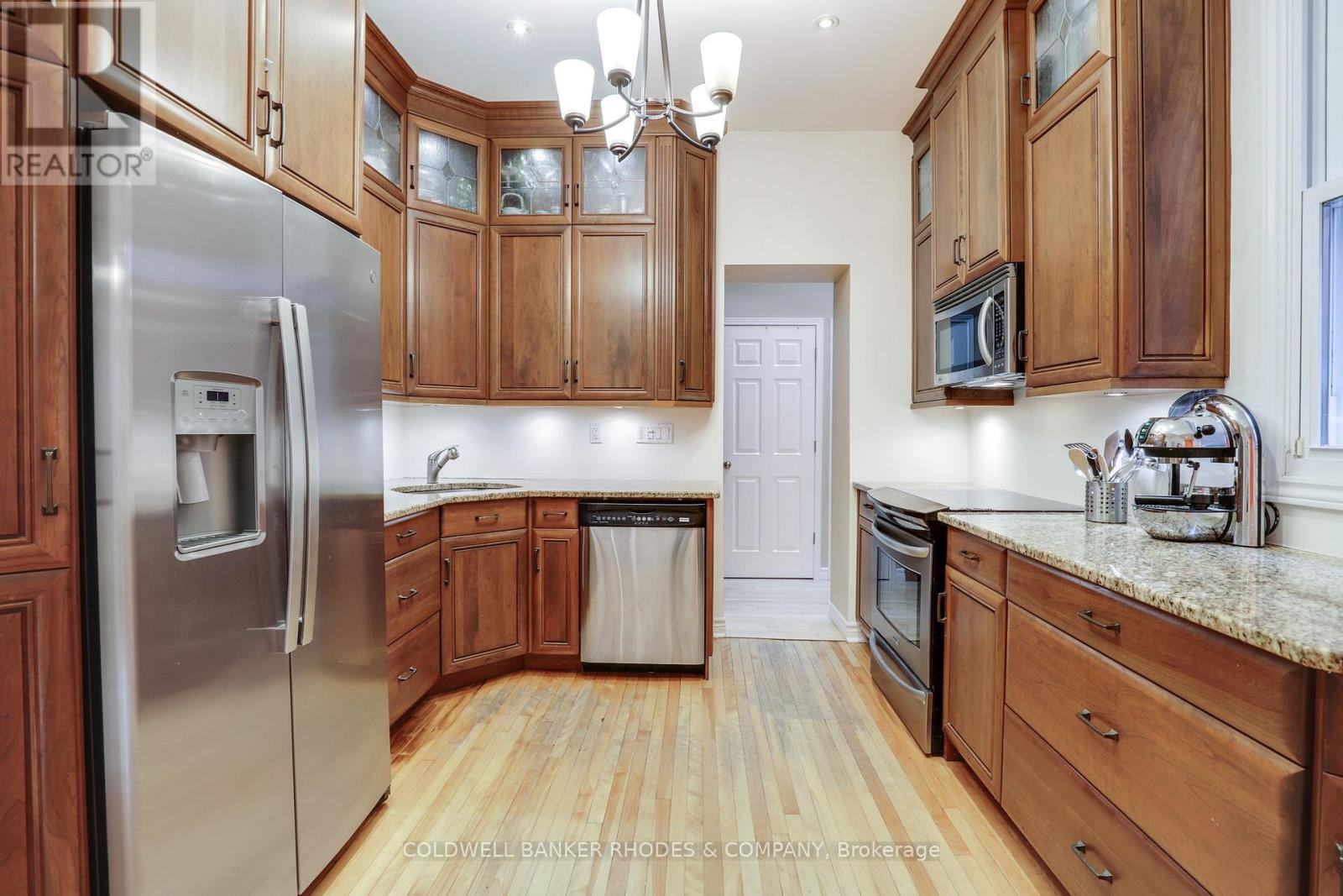 144 Mcleod Street, Ottawa, Ontario  K2P 0Z7 - Photo 14 - X12515290